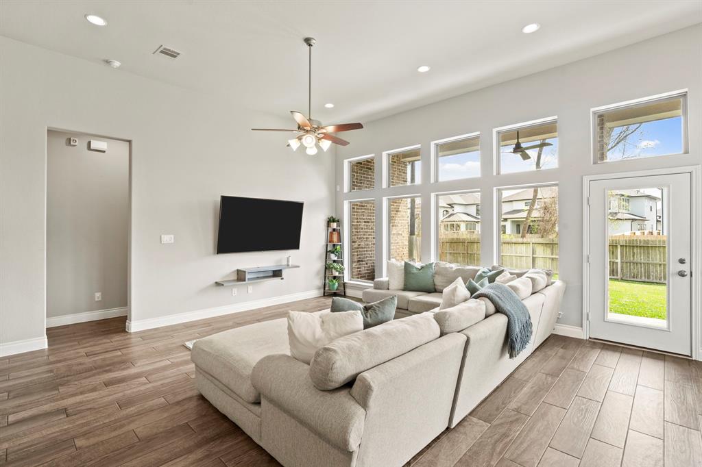 9002 Stanley Oak Drive, Missouri City, Texas image 37