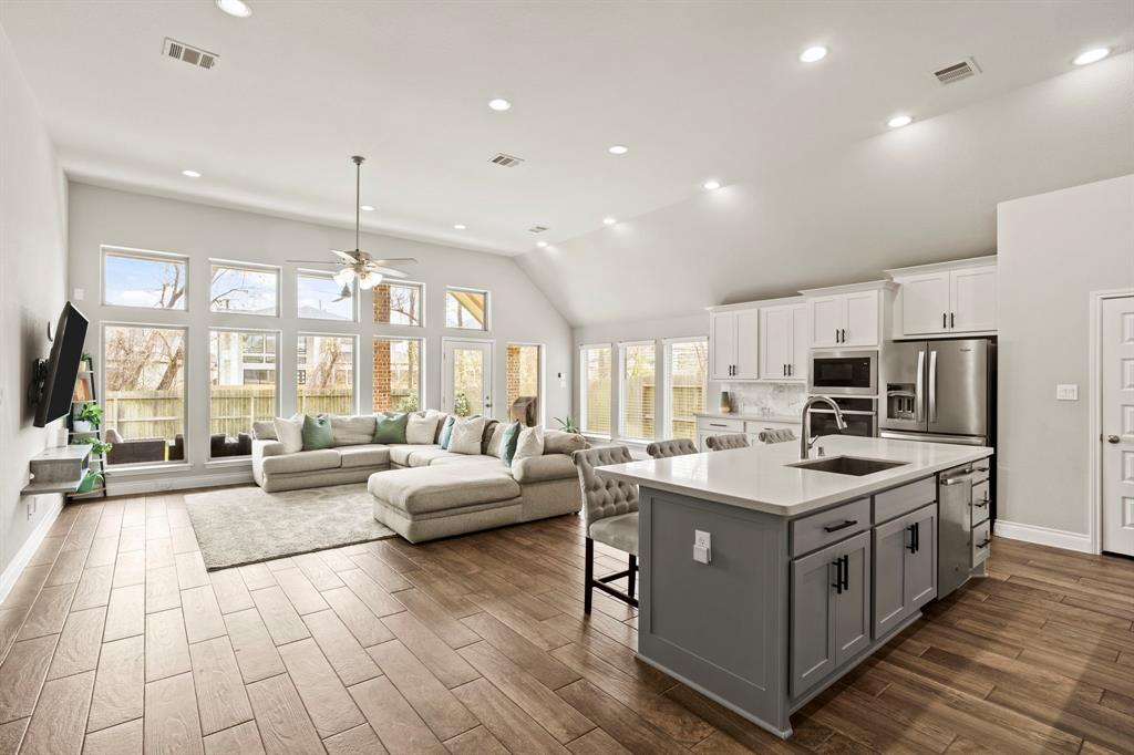 9002 Stanley Oak Drive, Missouri City, Texas image 32