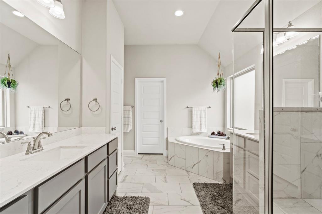 9002 Stanley Oak Drive, Missouri City, Texas image 14