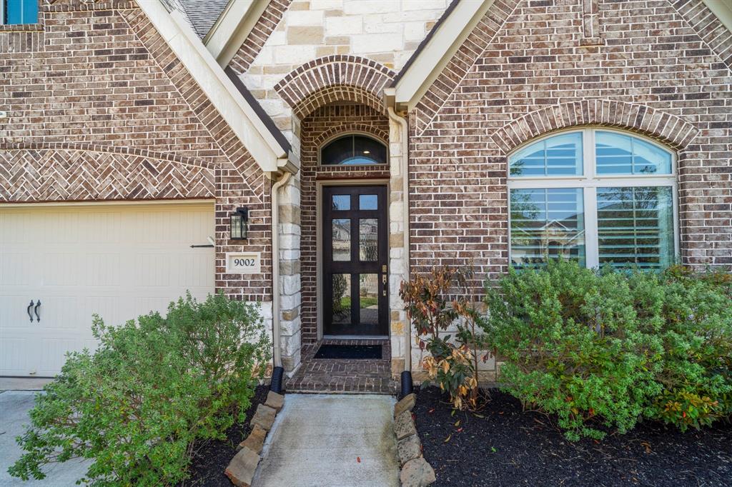 9002 Stanley Oak Drive, Missouri City, Texas image 2