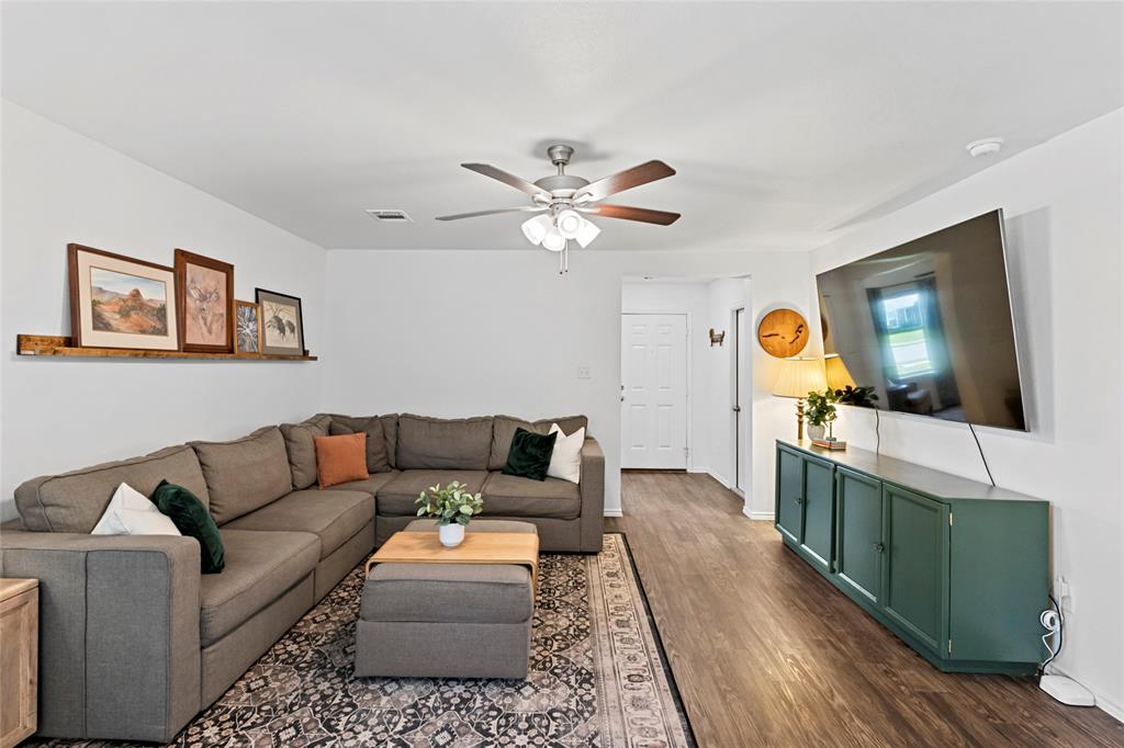 2117 Heritage Meadow Lane, Bryan, Texas image 8