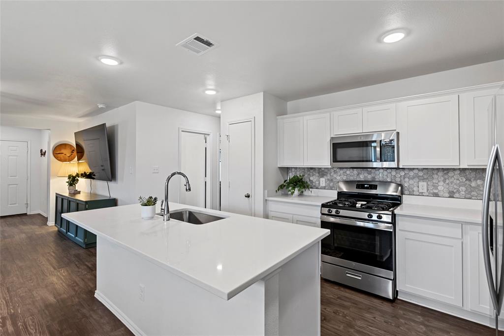 2117 Heritage Meadow Lane, Bryan, Texas image 13