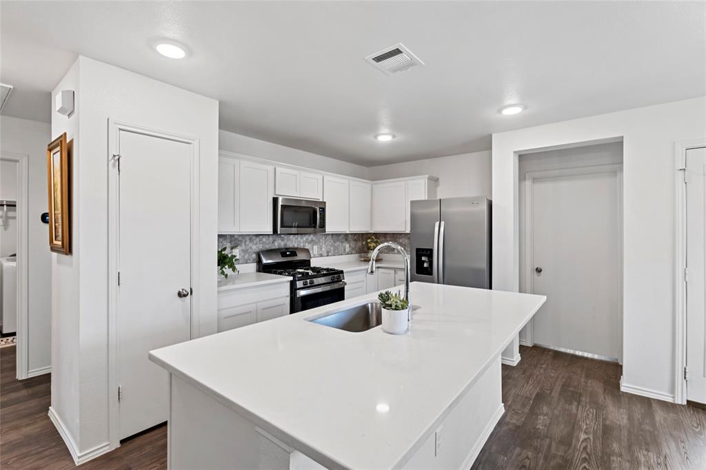 2117 Heritage Meadow Lane, Bryan, Texas image 14