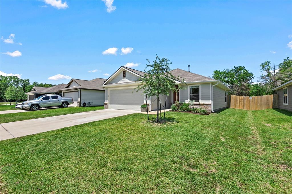 2117 Heritage Meadow Lane, Bryan, Texas image 2