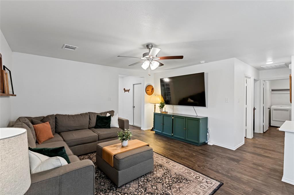 2117 Heritage Meadow Lane, Bryan, Texas image 9