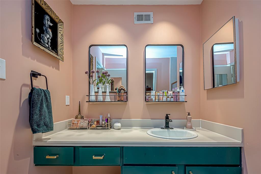 Houston, Texas 77057, United States, 2 Bedrooms Bedrooms, ,2 BathroomsBathrooms,Residential,Active,40655