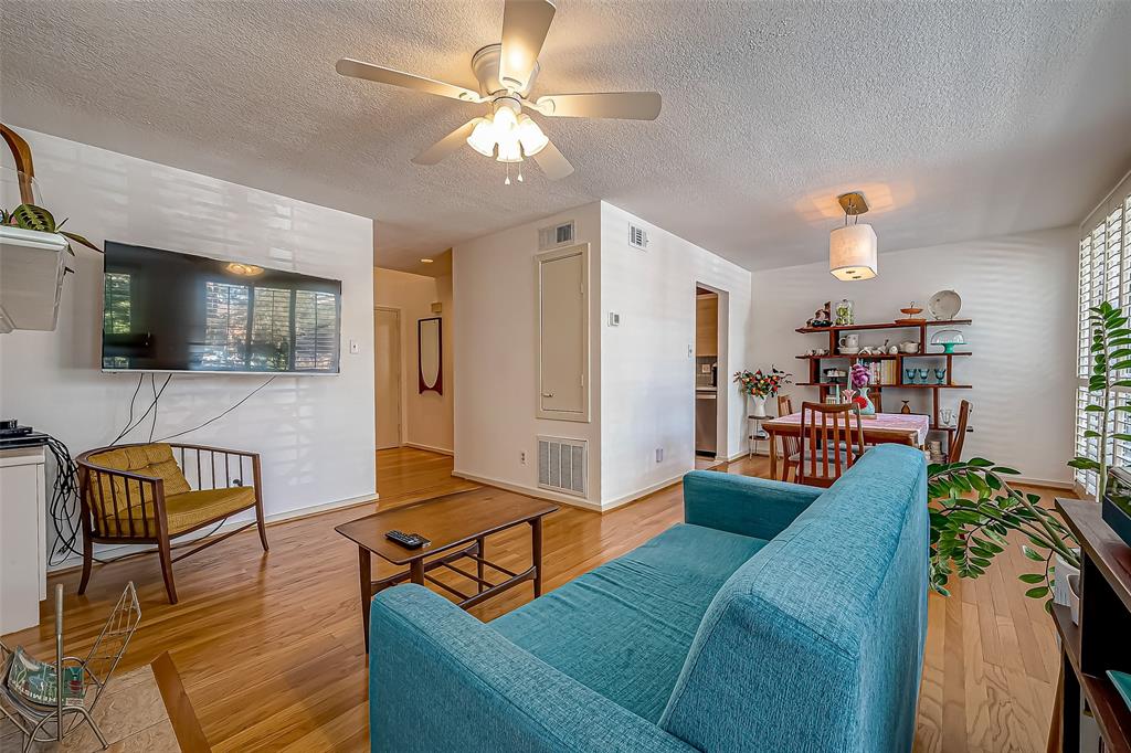 Houston, Texas 77057, United States, 2 Bedrooms Bedrooms, ,2 BathroomsBathrooms,Residential,Active,40655