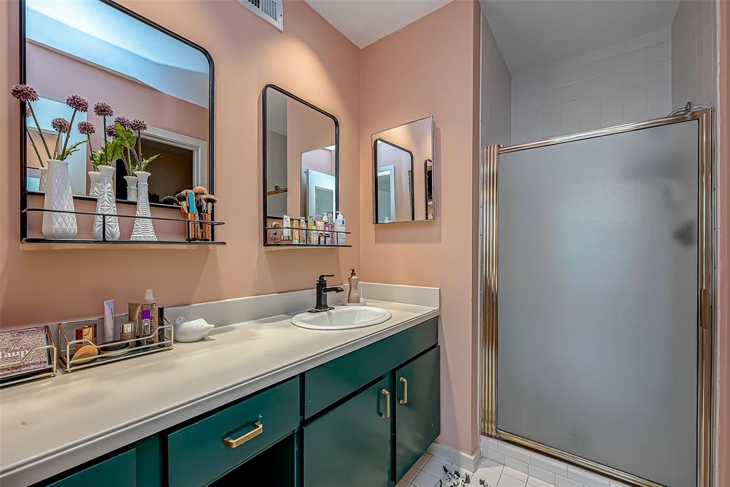 Houston, Texas 77057, United States, 2 Bedrooms Bedrooms, ,2 BathroomsBathrooms,Residential,Active,40655