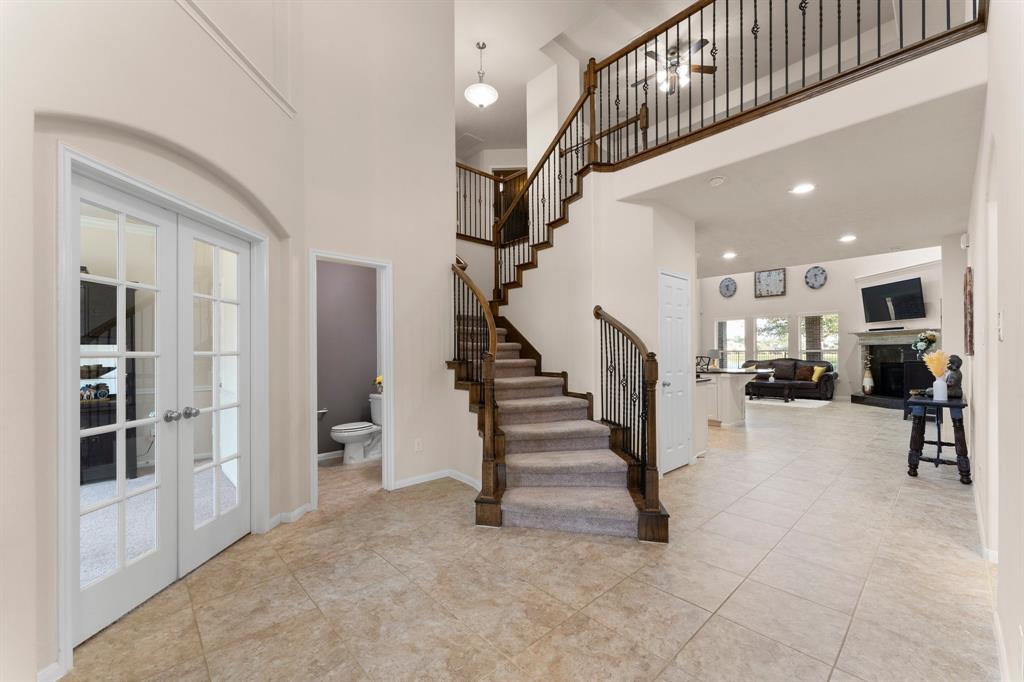 14523 Lakepointe Bend Lane, Cypress, Texas image 10