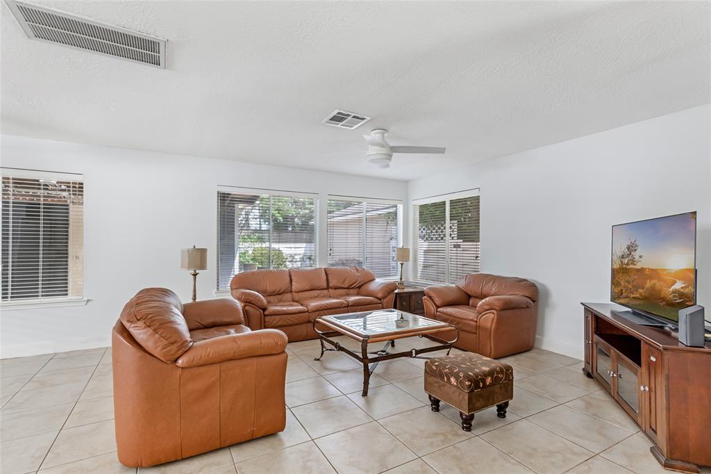 18606 Atasca Oaks Drive, Humble, Texas image 17