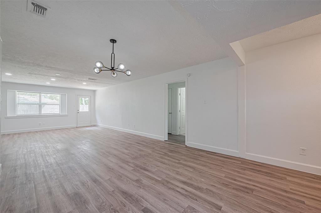 property-search 3 7011 Maple Fox Drive