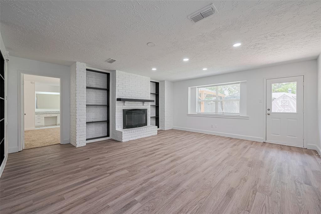 property-search 2 7011 Maple Fox Drive