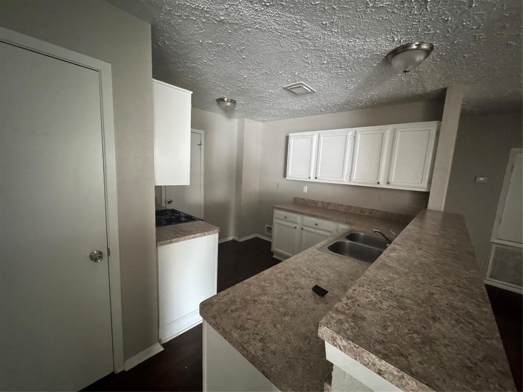 2610 Creekway Circle