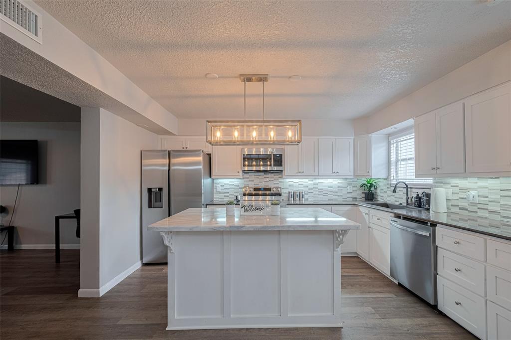5825 Village Forest Court, Houston, Texas image 12