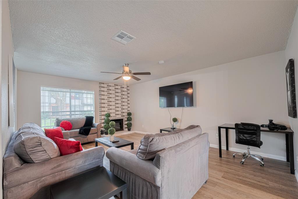 5825 Village Forest Court, Houston, Texas image 5