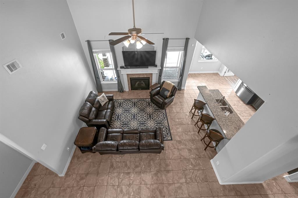 14402 Meadowlands Drive, Mont Belvieu, Texas image 8