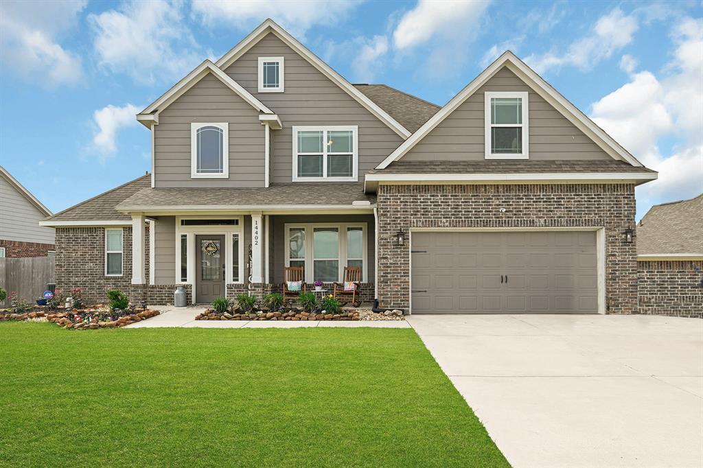 14402 Meadowlands Drive, Mont Belvieu, Texas image 2