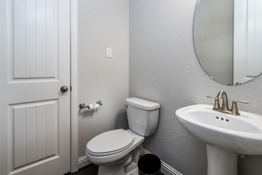1083 Ginger Glade Lane, Pinehurst, Texas image 11
