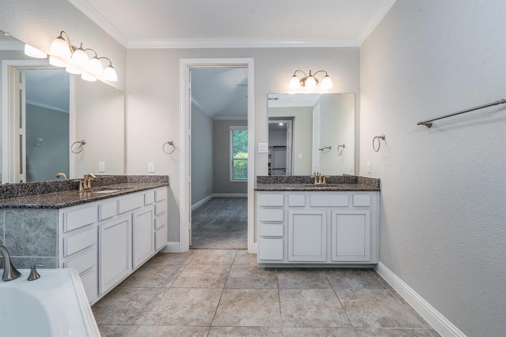 1083 Ginger Glade Lane, Pinehurst, Texas image 25
