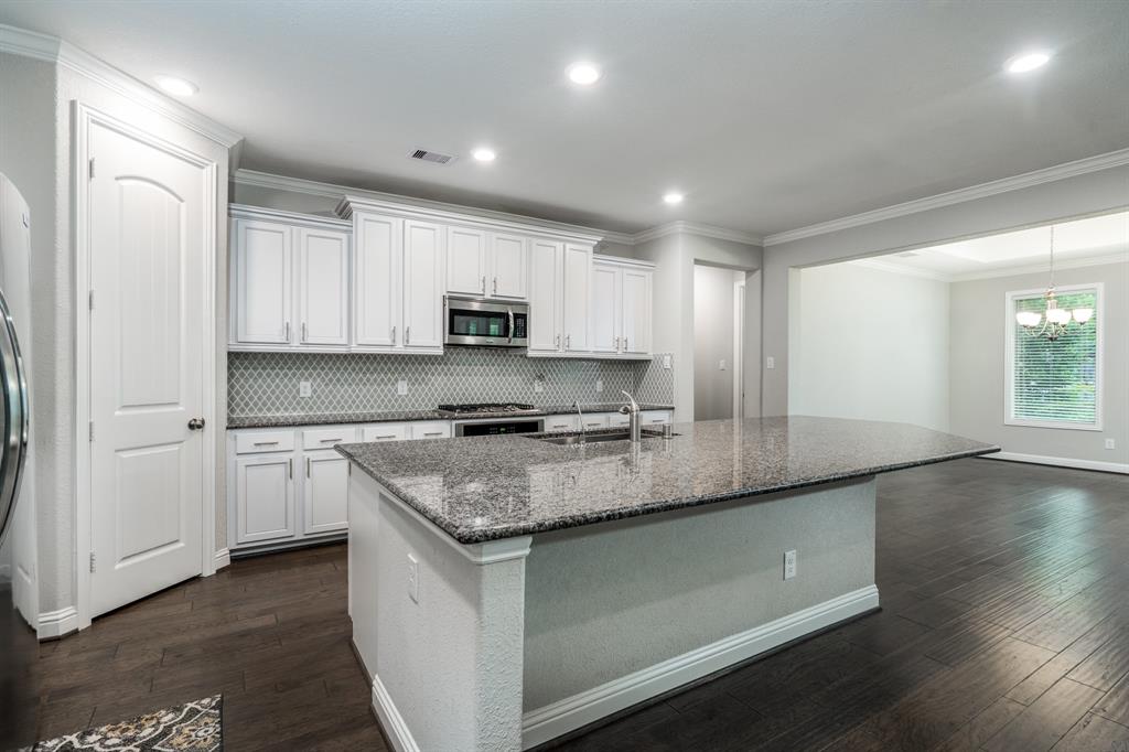 1083 Ginger Glade Lane, Pinehurst, Texas image 16
