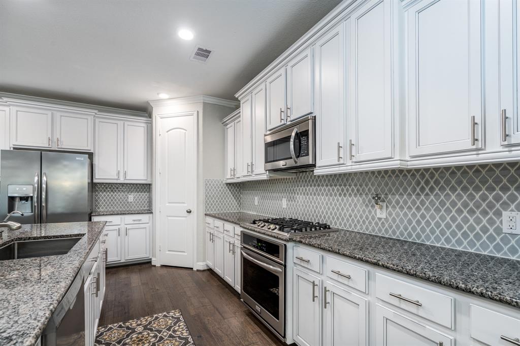 1083 Ginger Glade Lane, Pinehurst, Texas image 17