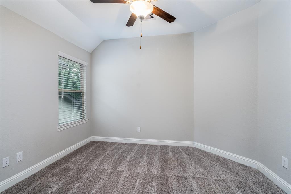 1083 Ginger Glade Lane, Pinehurst, Texas image 33