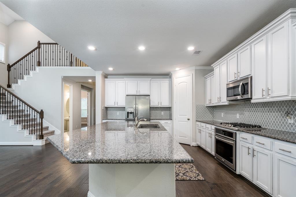 1083 Ginger Glade Lane, Pinehurst, Texas image 18