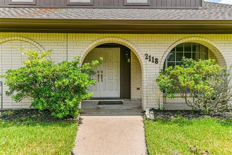 A home in League City