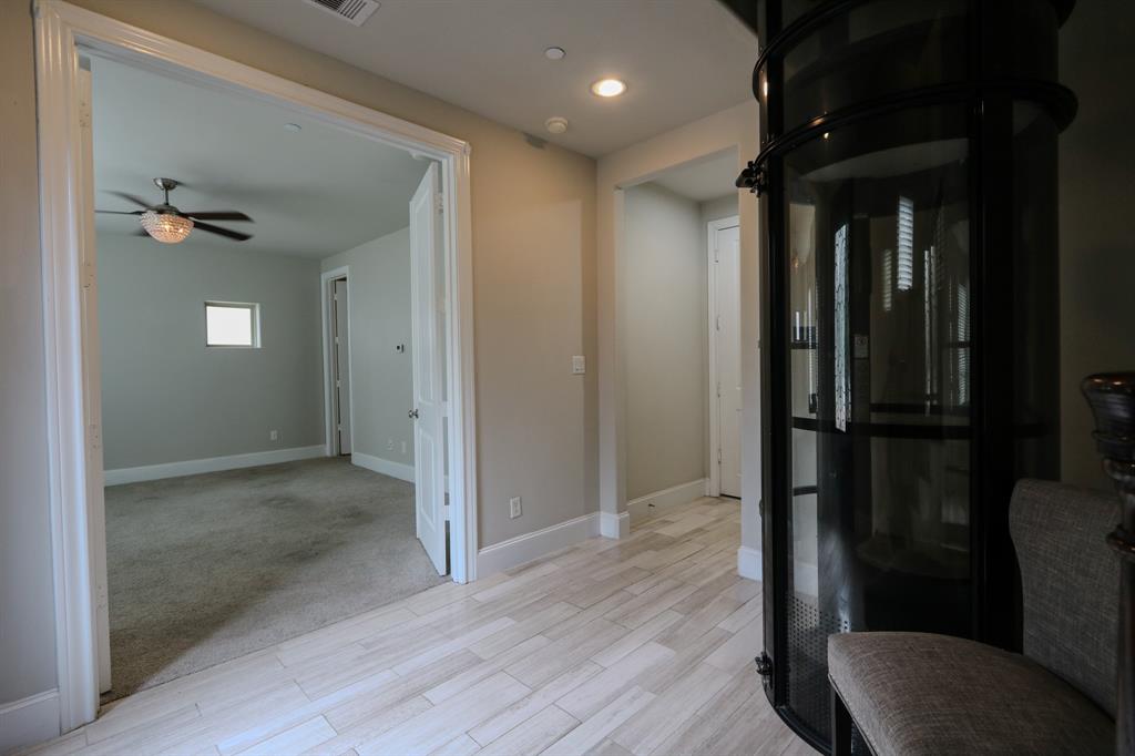 9642 Fannin Station W
