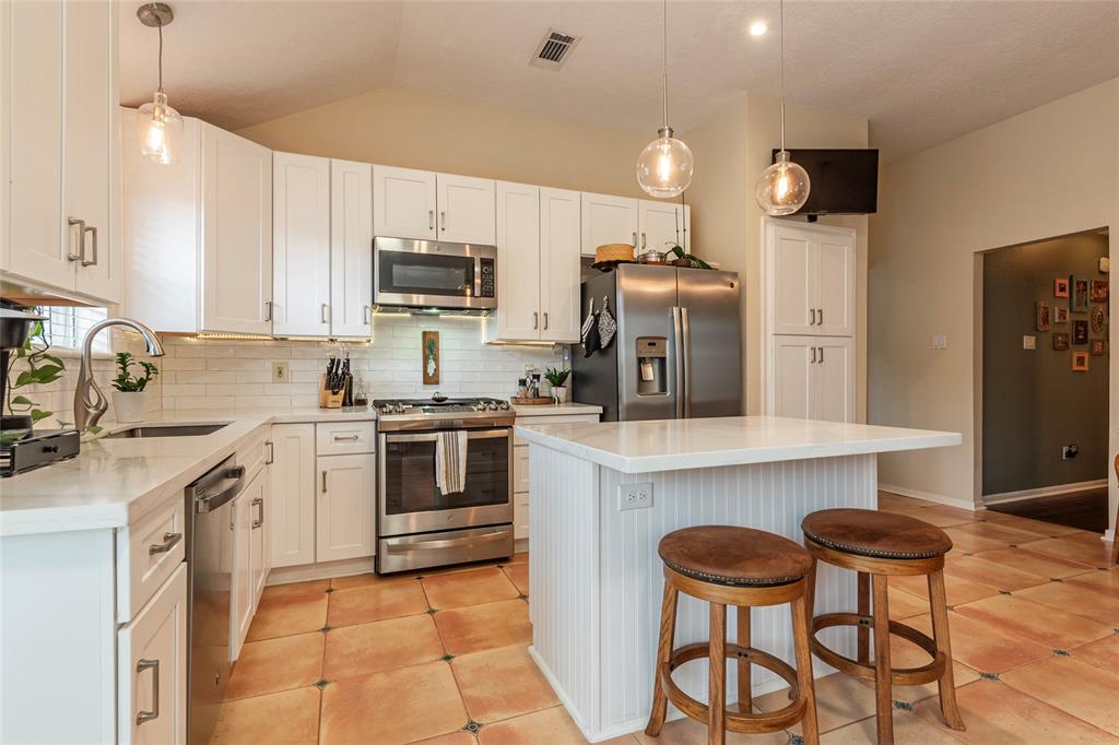 16023 Copper Canyon Drive, Friendswood, Texas image 12