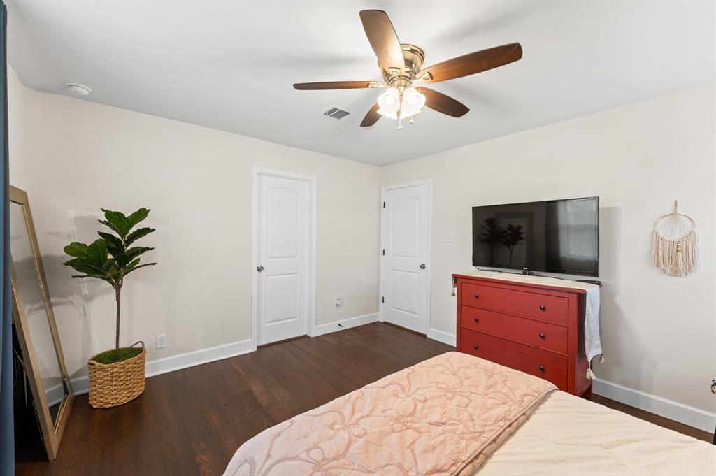 2215 Nina Lee Lane, Houston, Texas image 24
