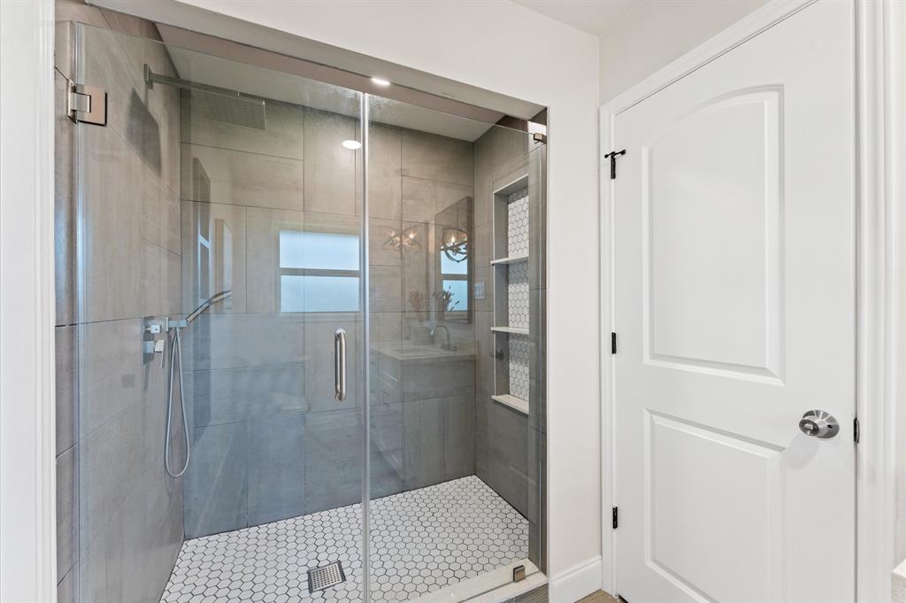 2215 Nina Lee Lane, Houston, Texas image 27