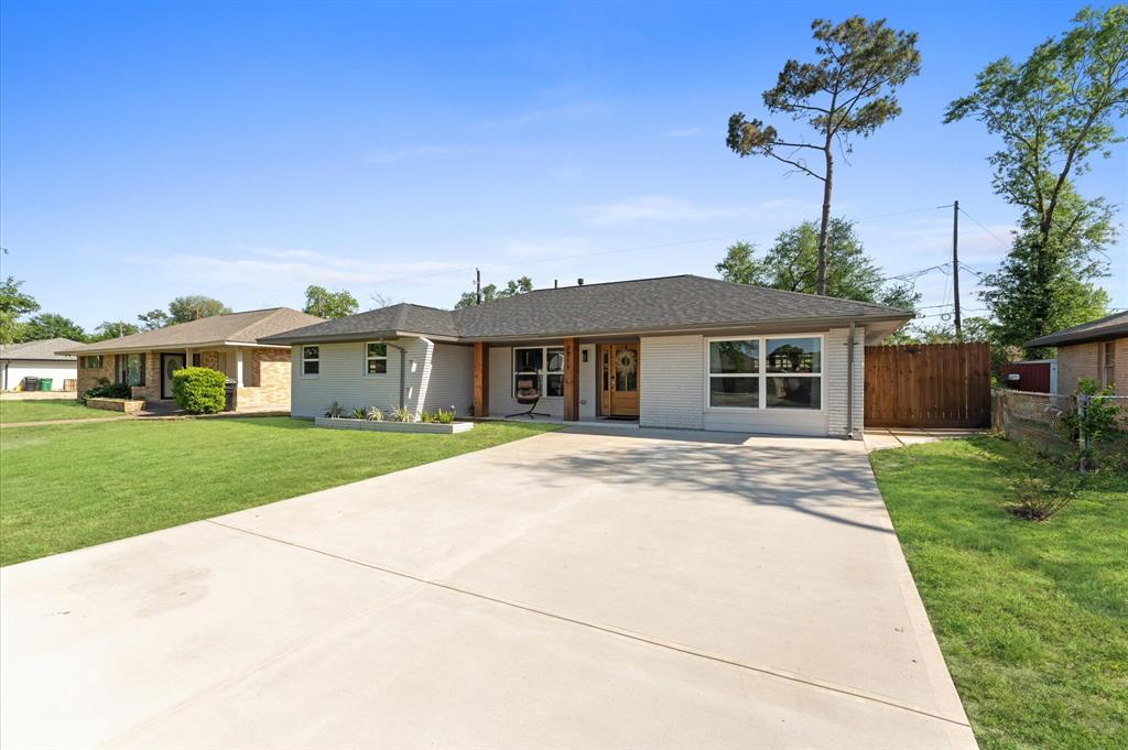 2215 Nina Lee Lane, Houston, Texas image 3