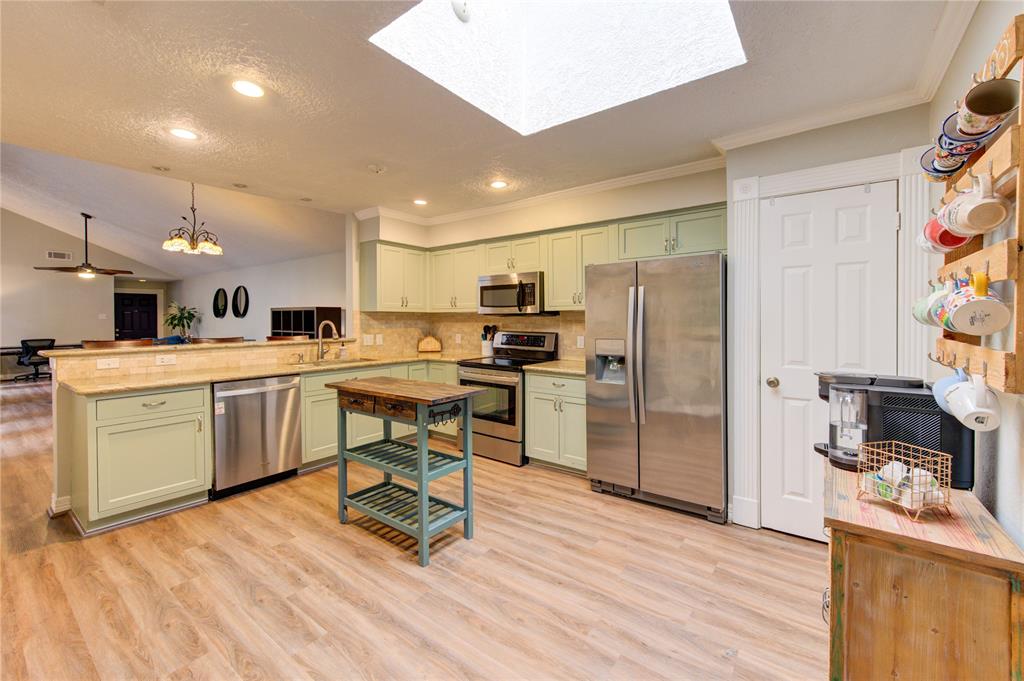 1921 Wilcrest Drive, Houston, Texas image 4