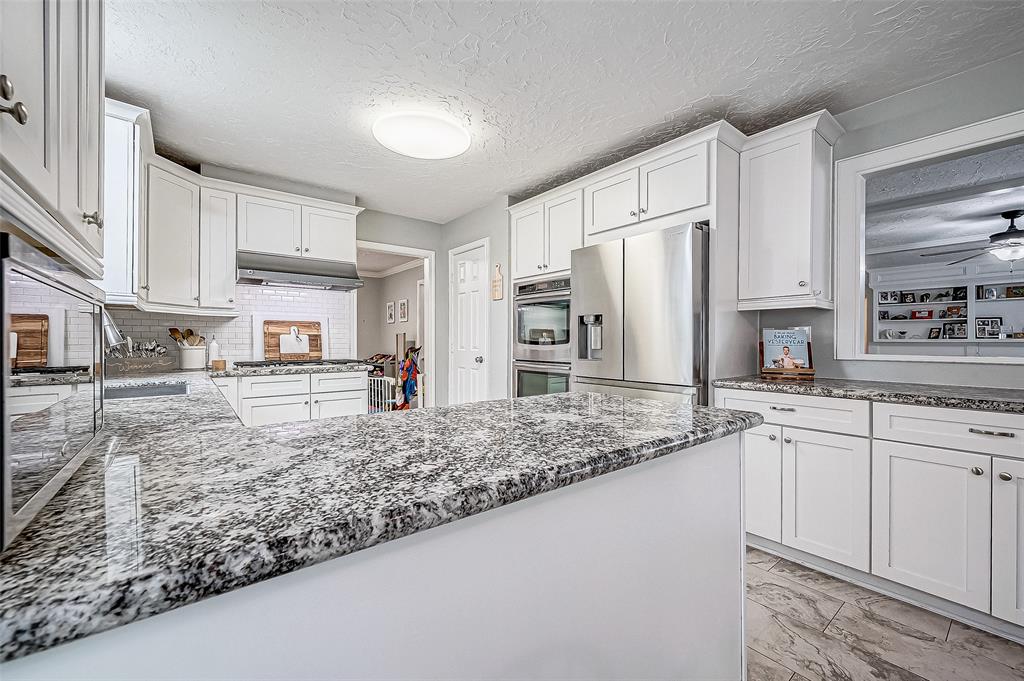 11607 Knobcrest Drive, Houston, Texas image 10