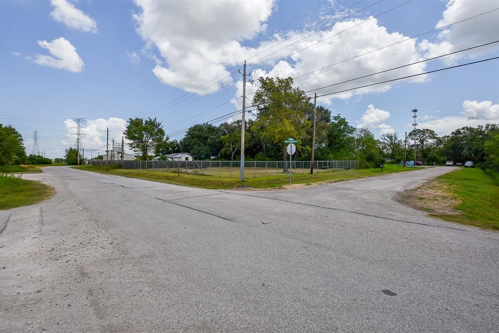 1902 Arizona Avenue, League City, Texas image 4