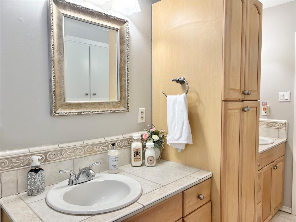 2729 Hillshire Drive, Deer Park, Texas image 28