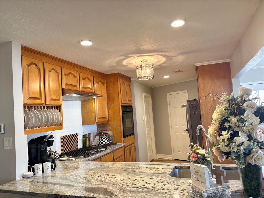 2729 Hillshire Drive, Deer Park, Texas image 8