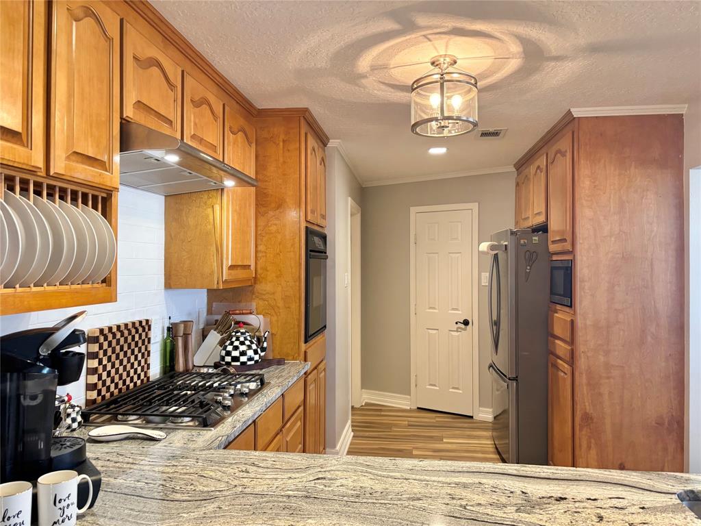 2729 Hillshire Drive, Deer Park, Texas image 7