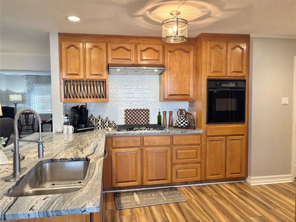 2729 Hillshire Drive, Deer Park, Texas image 6