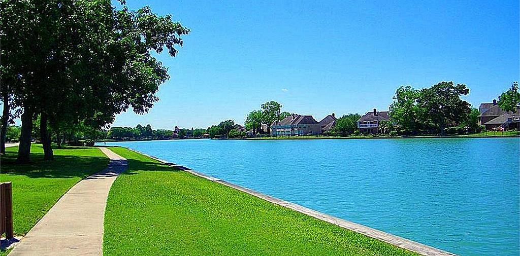 4311 Lakeside Meadow Drive, Missouri City, Texas image 2