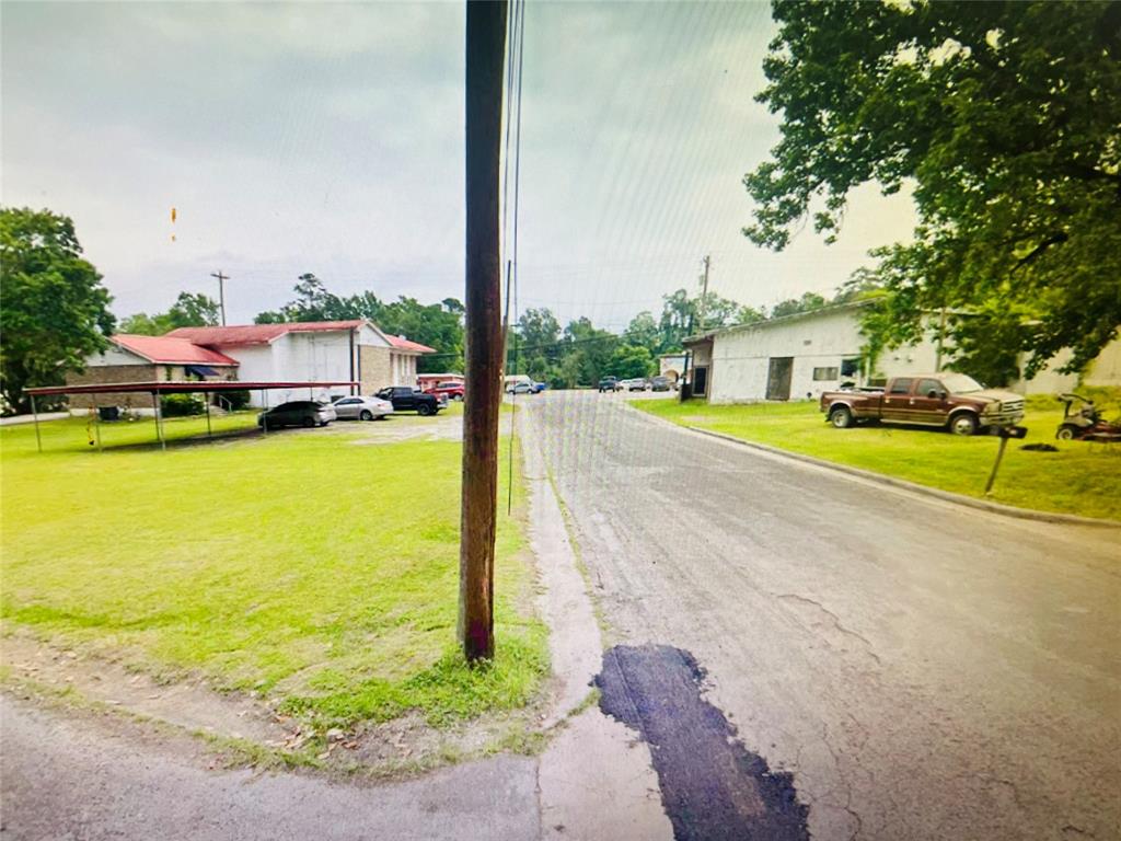 220 S Jackson Avenue, Livingston, Texas image 5