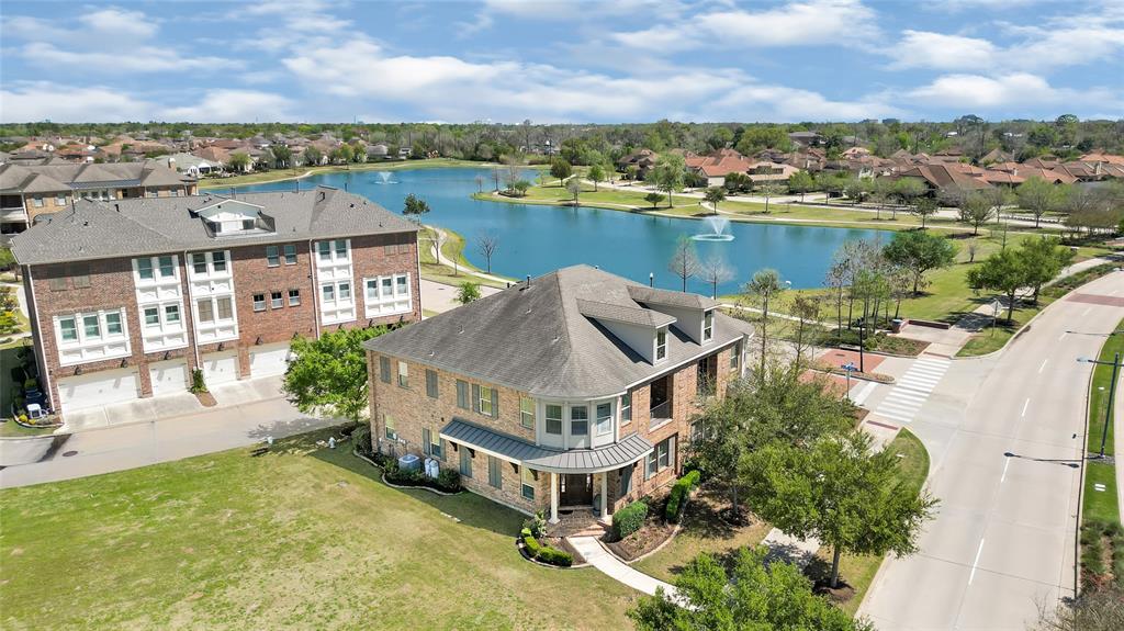 726 Imperial Boulevard, Sugar Land, Texas image 2