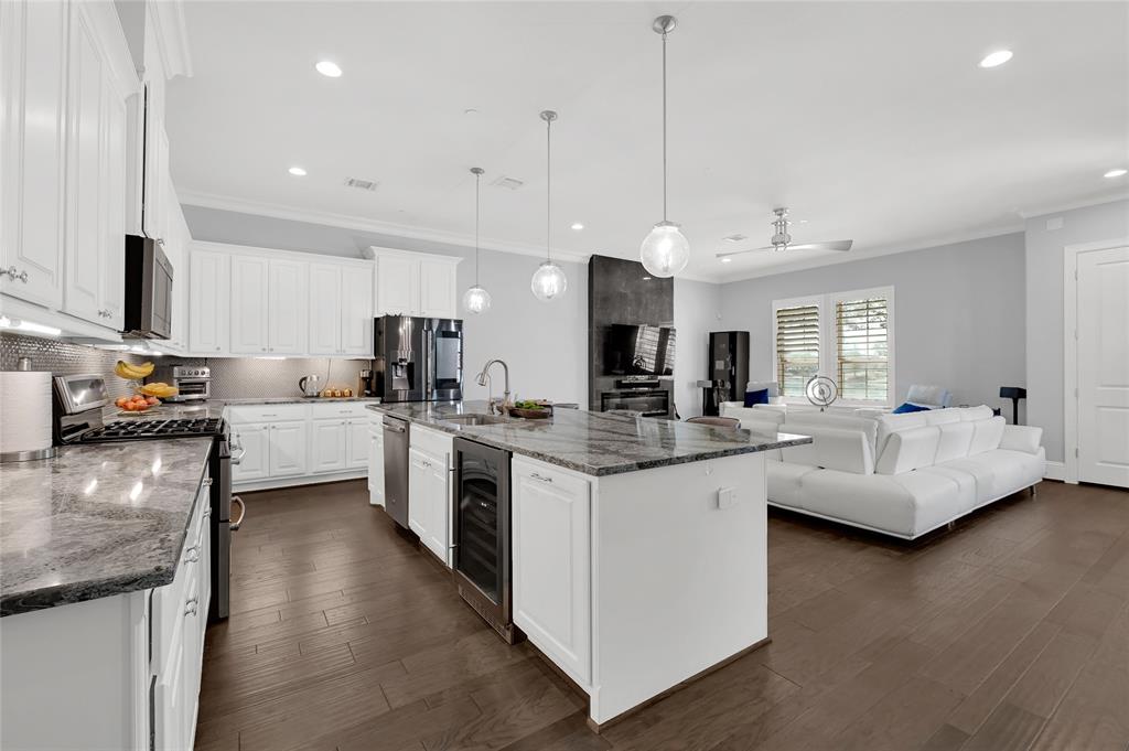 726 Imperial Boulevard, Sugar Land, Texas image 4