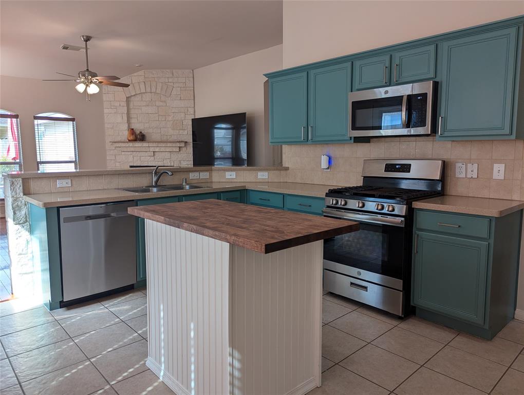 4703 Autumn Dawn Way, Houston, Texas image 4