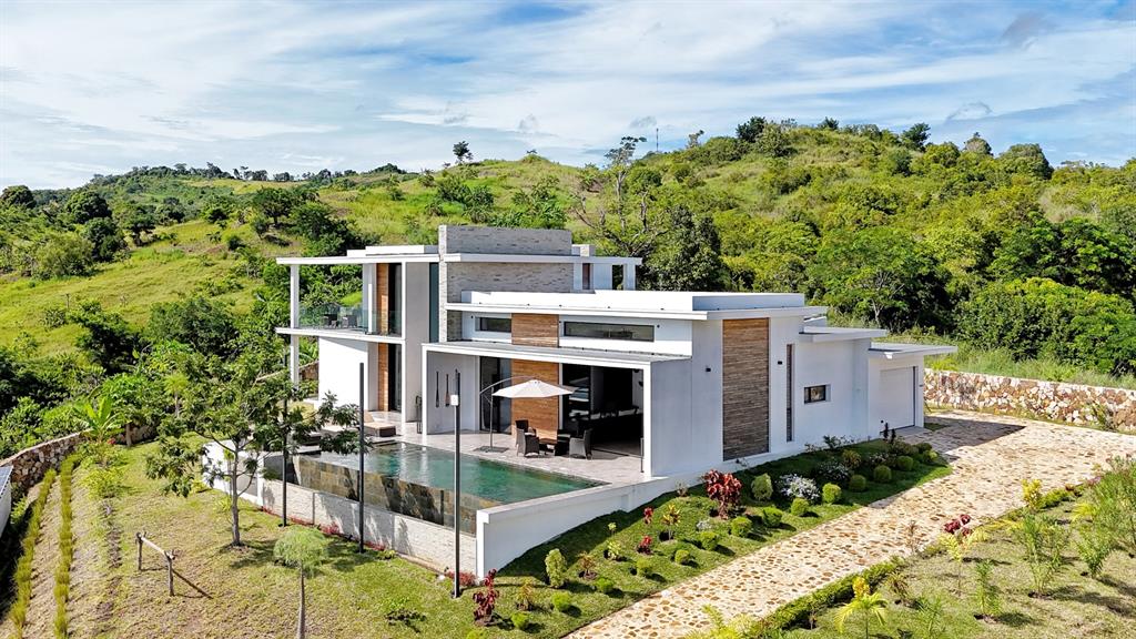 4 Luxury Villa Andrahibo