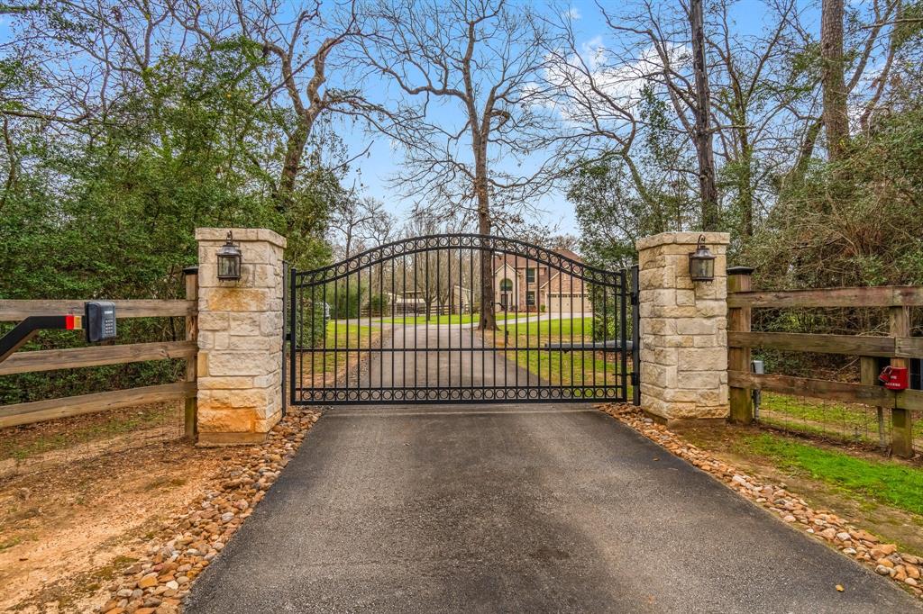 12282 Cedar Lane, Willis, Texas image 3
