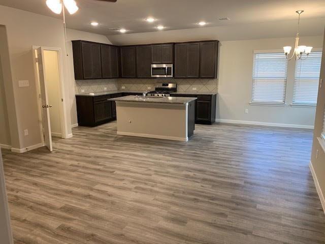 22607 Rising Rosehill Lane
