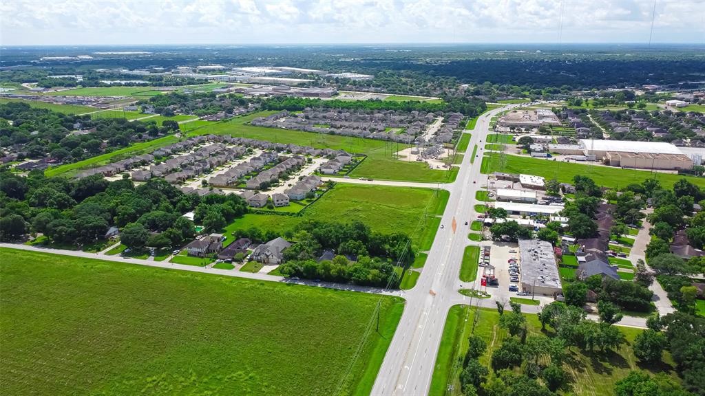 Texas Parkway, Missouri City, Texas image 18