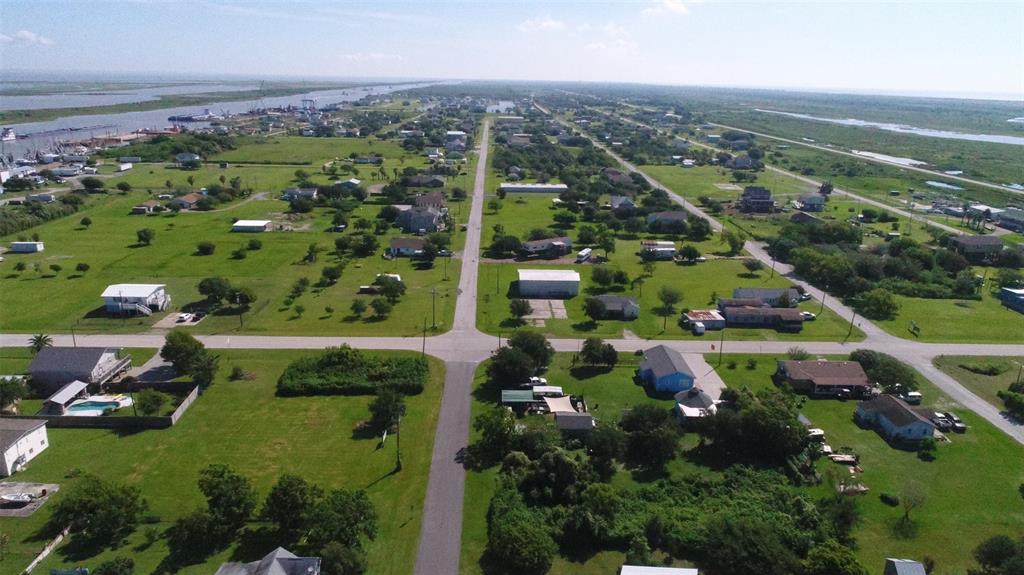 516 Overton Avenue, Port Bolivar, Texas image 5